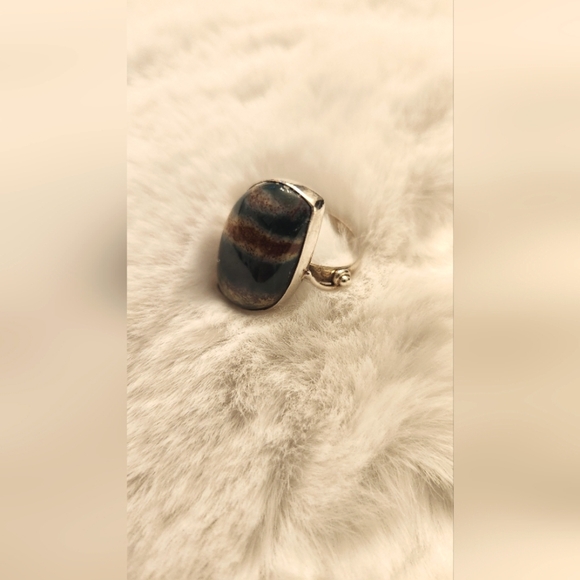 Crystal Stone And Silver Ring - Picture 4 of 8